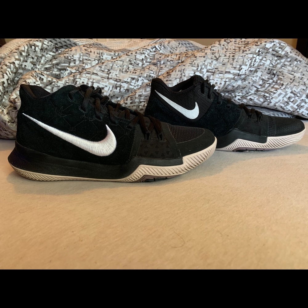Nike Kyrie 3 'Silt' Basketball Shoes